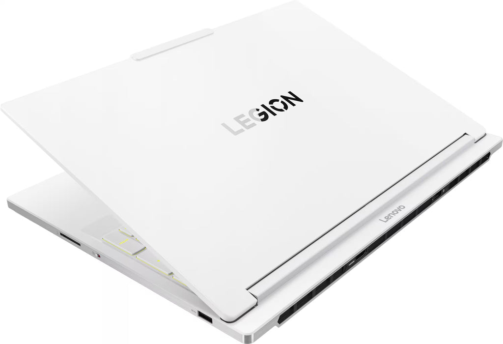 Lenovo Legion Pro 7i Gen 10 (RTX 5090 24 GB, 64 GB RAM)