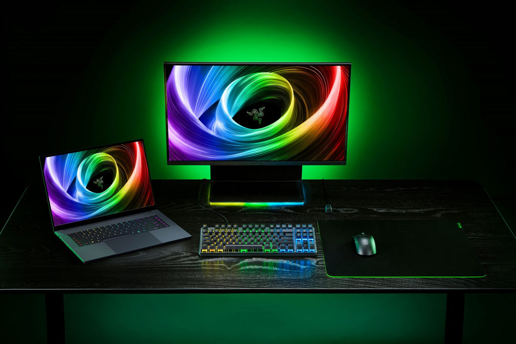 Razer Blade 16 (RTX 5090 24 GB, 64 GB RAM)